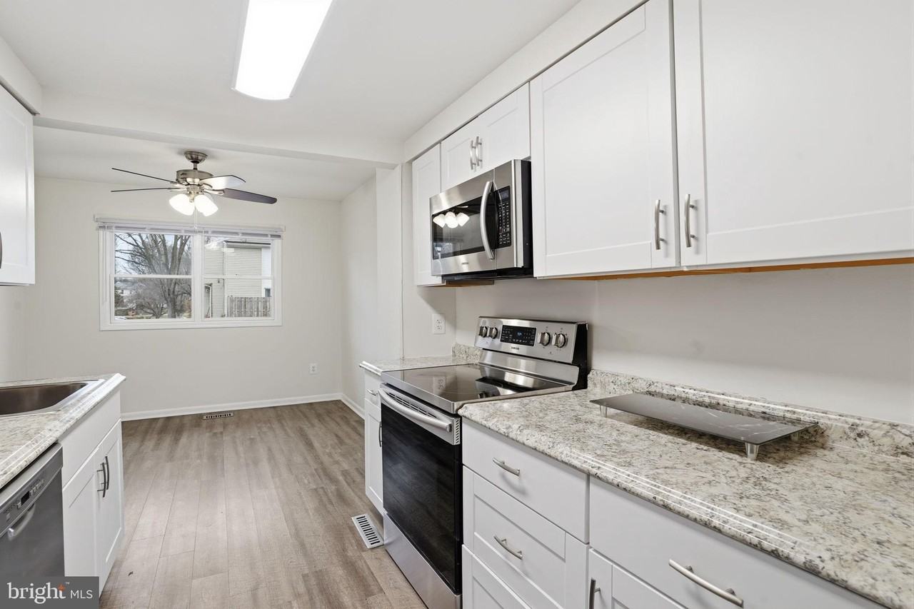 1623 New Windsor Ct - Photo 4 of 18