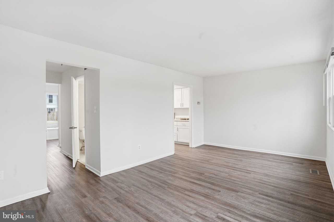 1623 New Windsor Ct - Photo 7 of 18