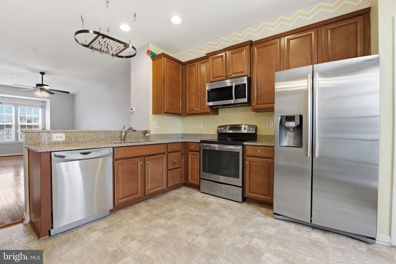 4505 Foster Ave - Photo 4 of 36