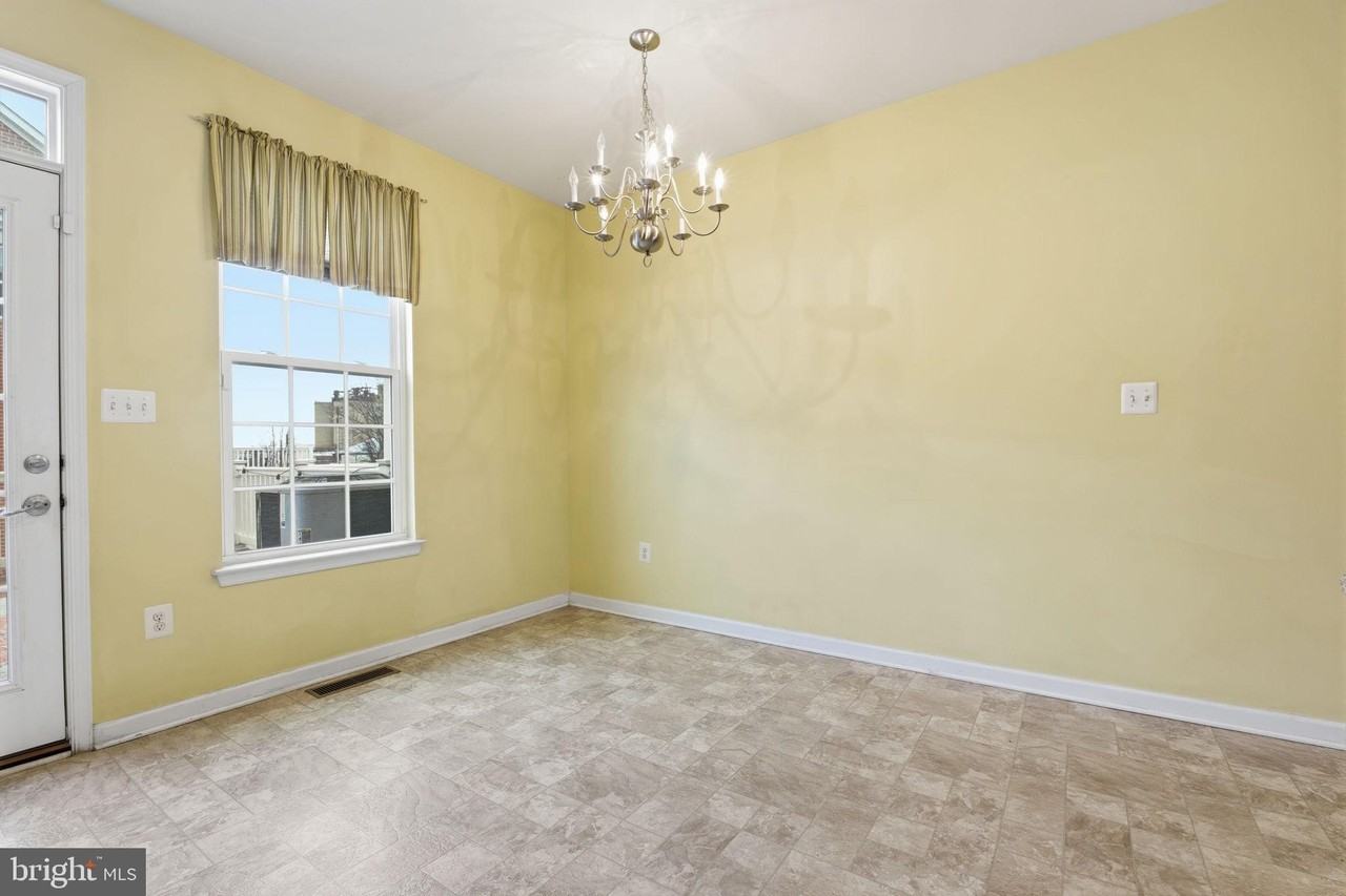 4505 Foster Ave - Photo 7 of 36