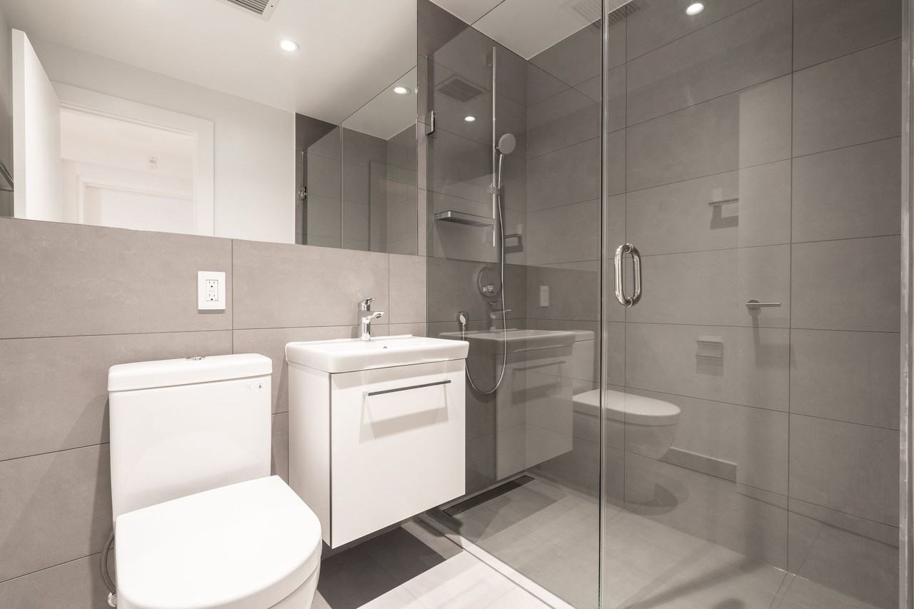 1420 Kingston Road - Photo 7 of 38