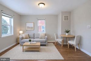 featured image of 2926 2926 YORKWAY unit: Apt 1