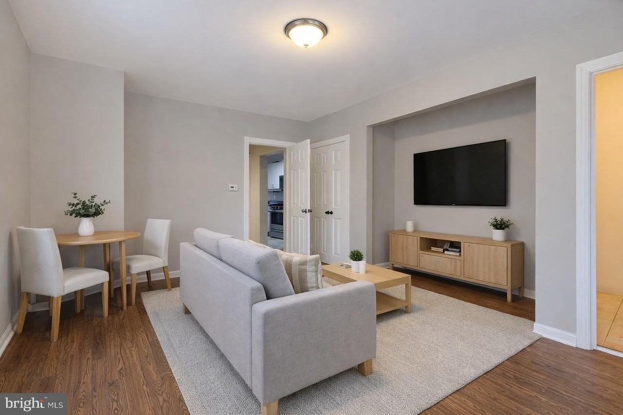 2926 2926 YORKWAY unit: Apt 1 - Photo 7 of 33