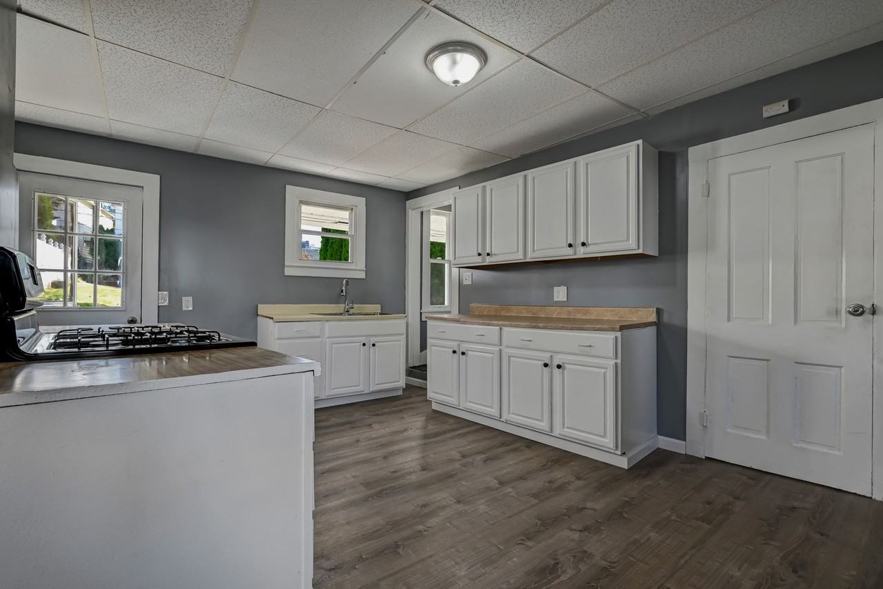 -260 South Hancock St - Photo 4 of 34