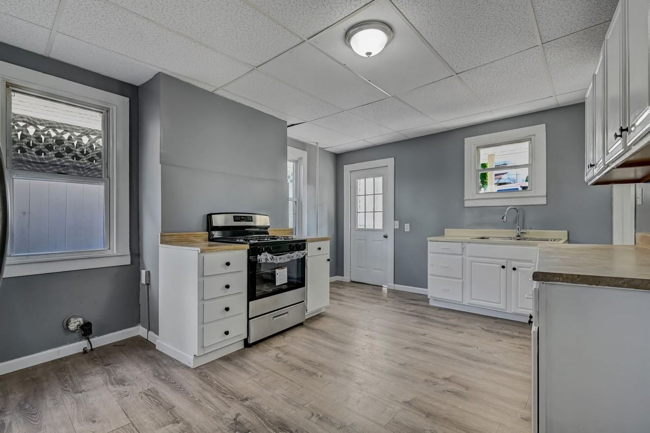 -260 South Hancock St - Photo 7 of 34