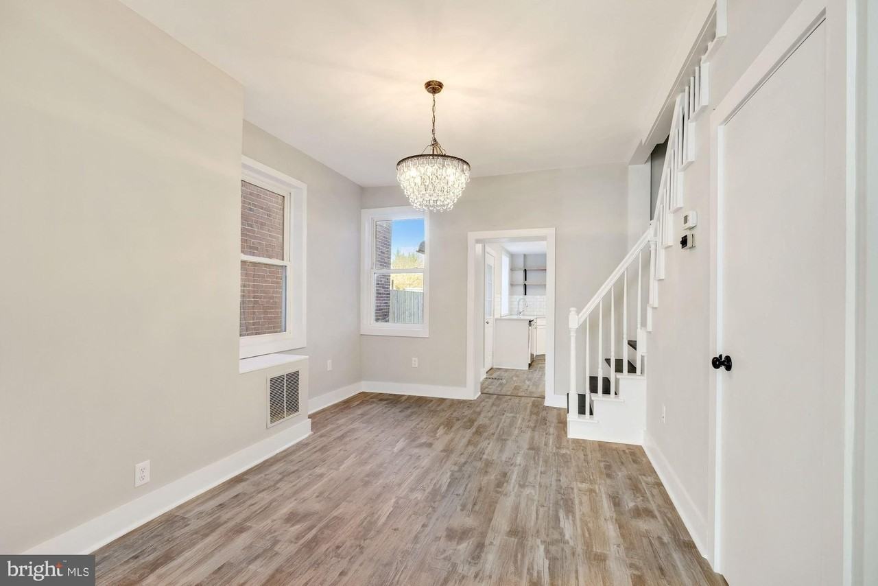 241 E 6th St - Photo 7 of 34