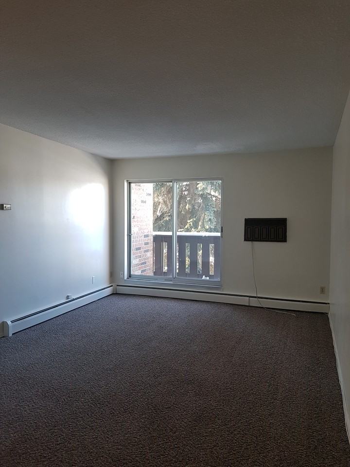 10 Pearson Place - Photo 4 of 14