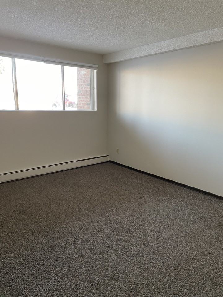 10 Pearson Place - Photo 7 of 14