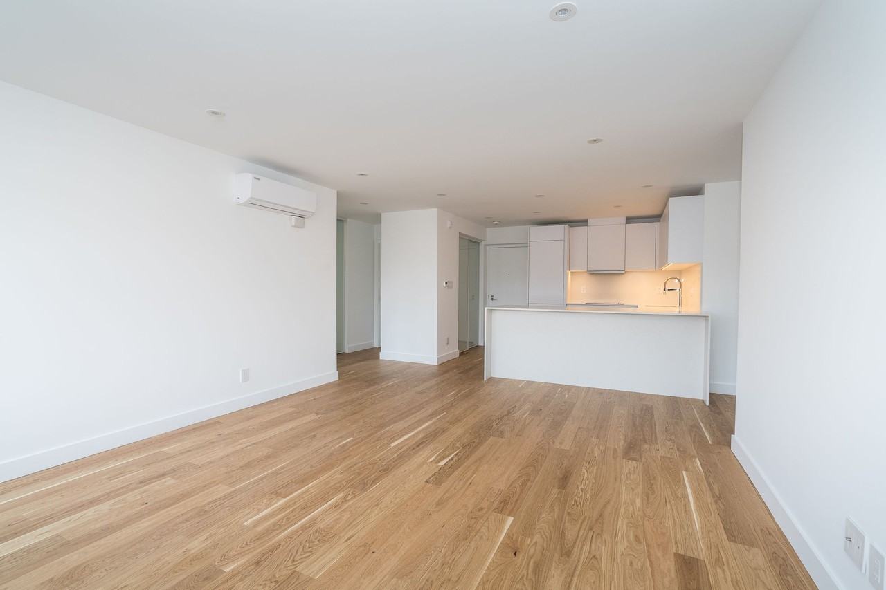 240 Oriole Parkway - Photo 7 of 50