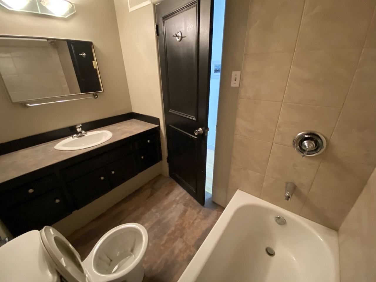 Mount Royal Apartments - Photo 5 of 9