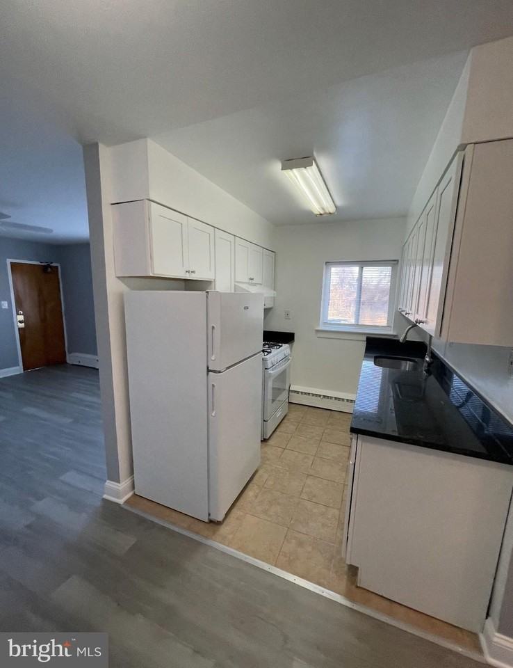 8306 Barron St Apt 17 - Photo 2 of 9