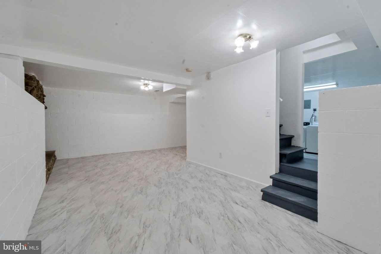 12901 Ardennes Ave - Photo 5 of 15