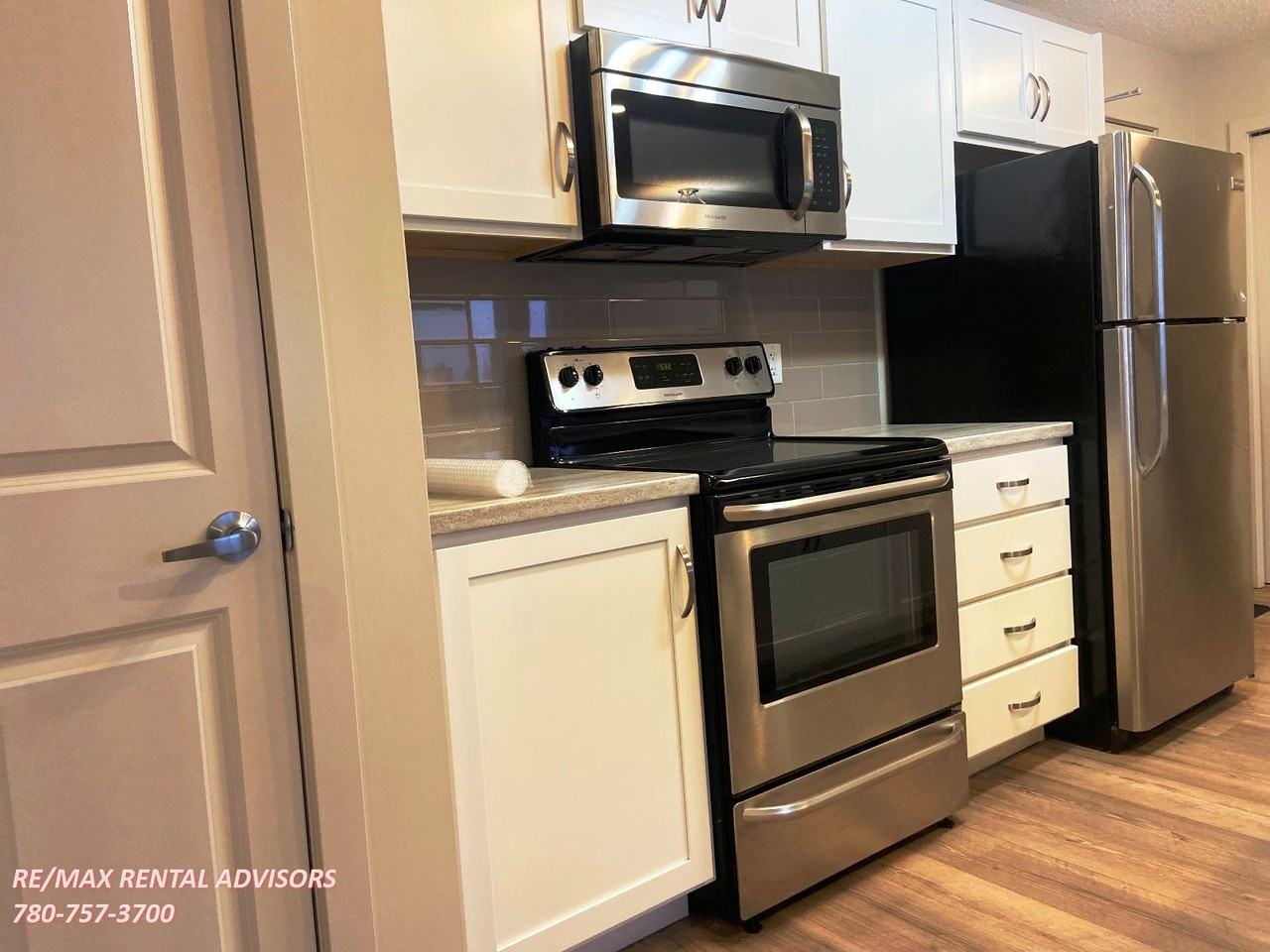 7711 71 St Nw - Photo 4 of 18