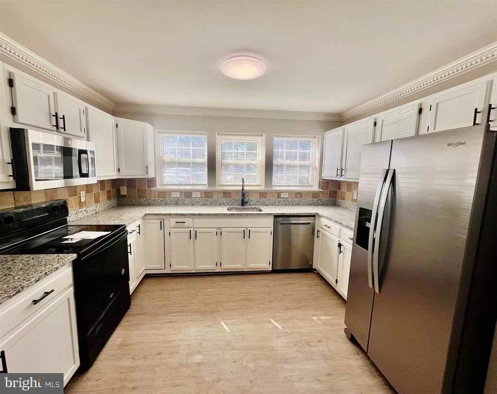 4202 Applegate Ln - Photo 3 of 23