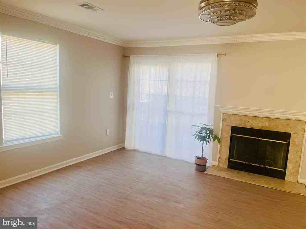 4202 Applegate Ln - Photo 6 of 23