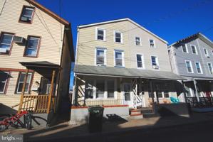 featured image of 414 Lawrence St