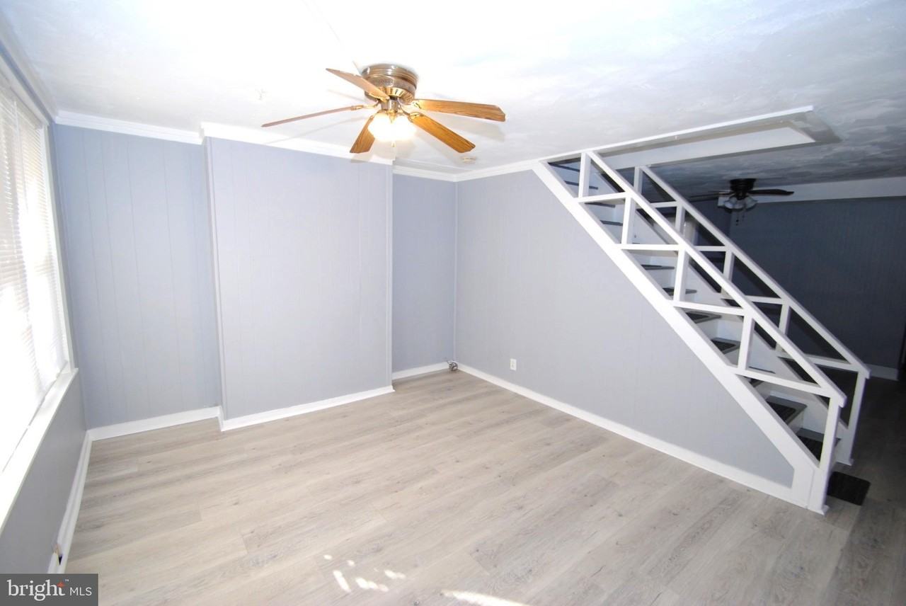 414 Lawrence St - Photo 2 of 15