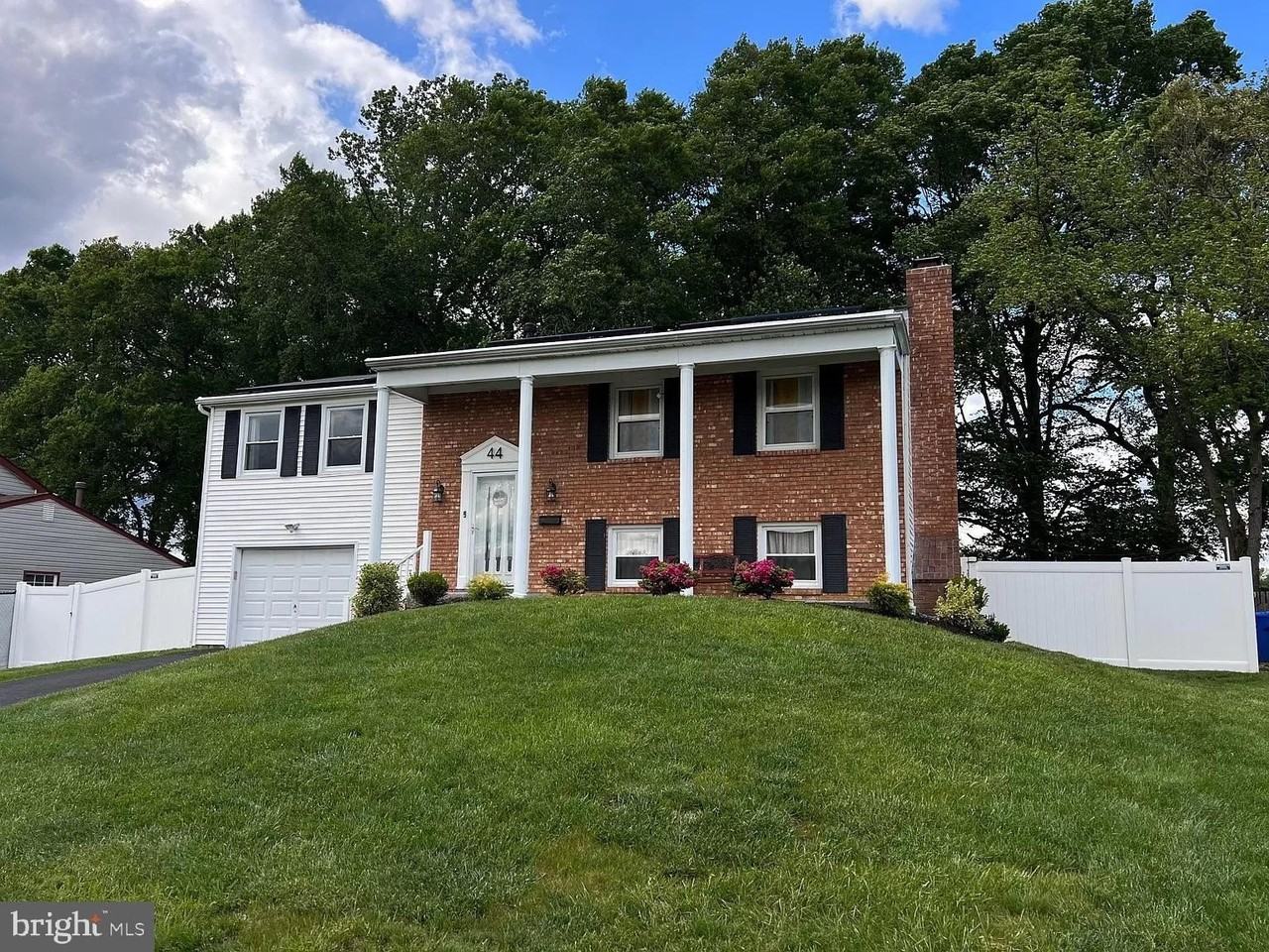 44 Ember Ln - Photo 2 of 22