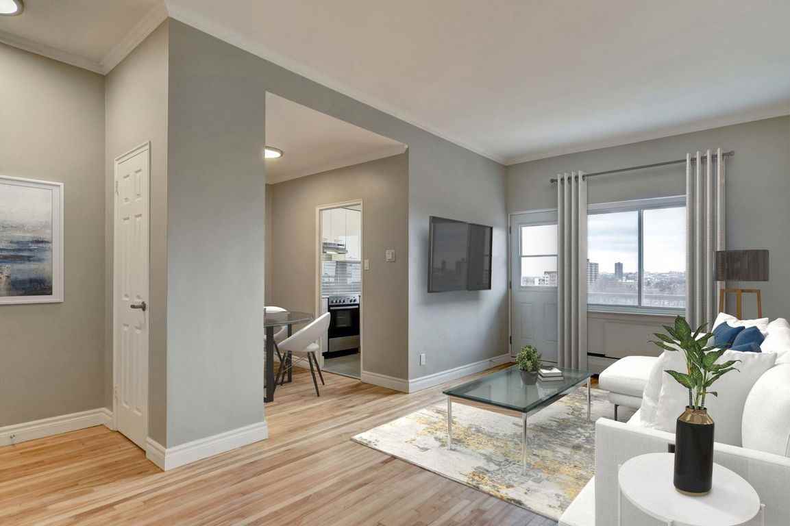 4545 Av Walkley — photo 2