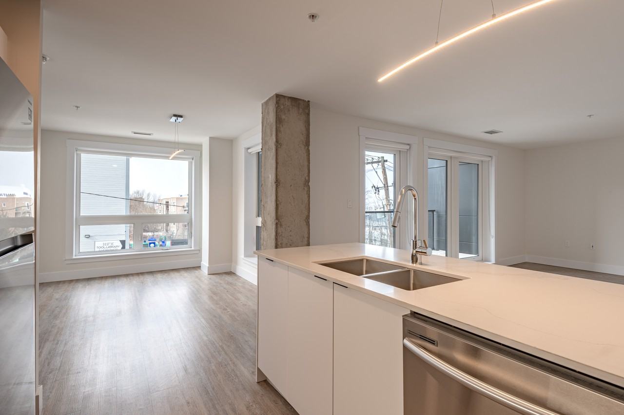 3075 Devonshire Avenue - Photo 2 of 50