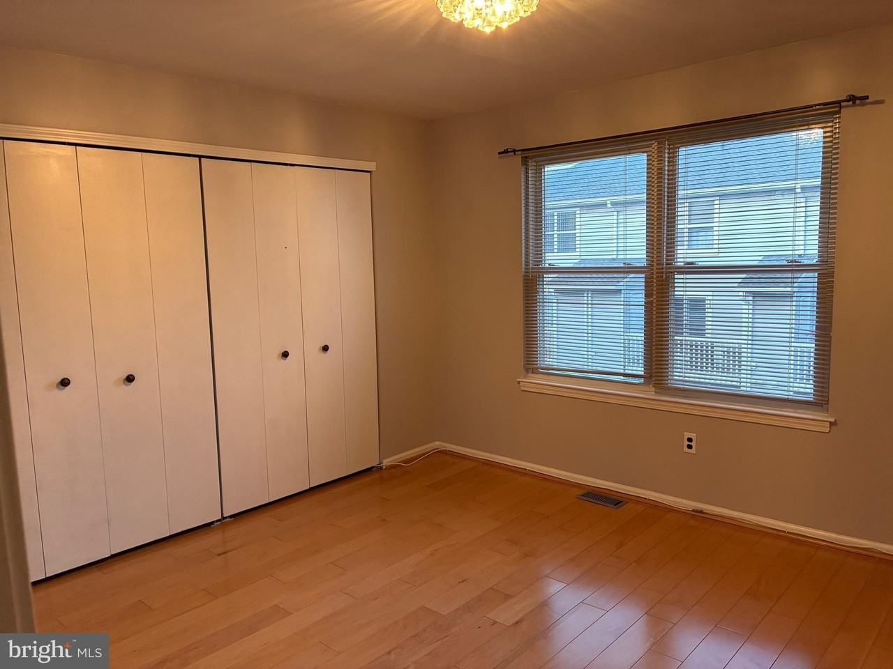 213 Park Place Dr Unit 213 - Photo 5 of 16