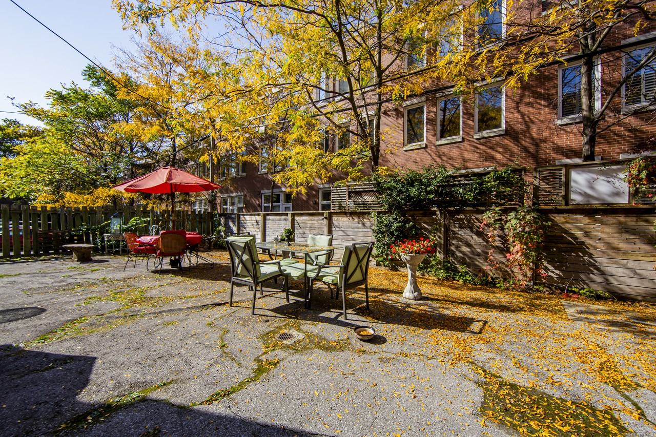 50 Walmer Road - Photo 7 of 10