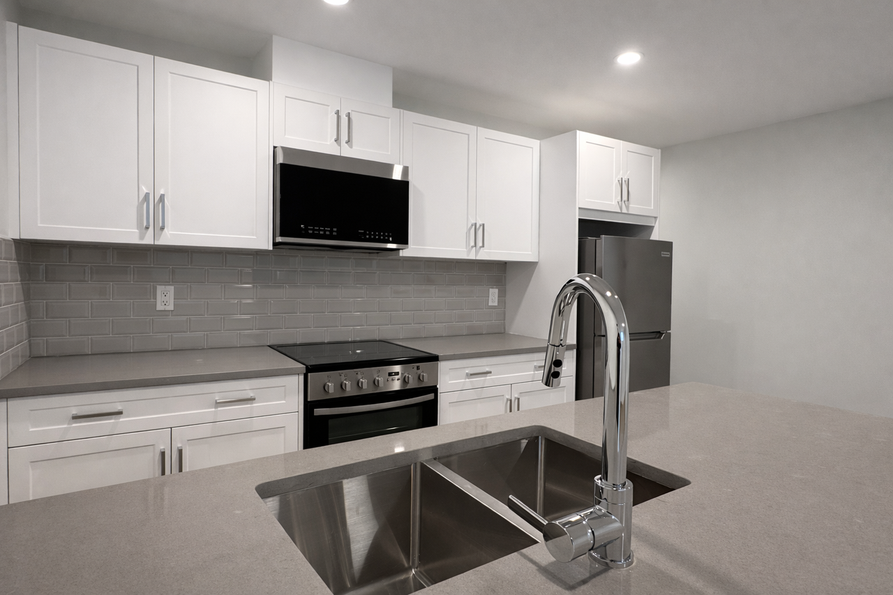 710B Hillside - West Hillhurst - Photo 2 of 13