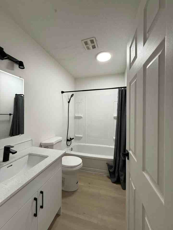 The Laurier - Photo 7 of 20