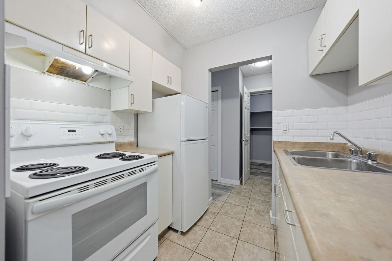 205 N - Photo 3 of 15