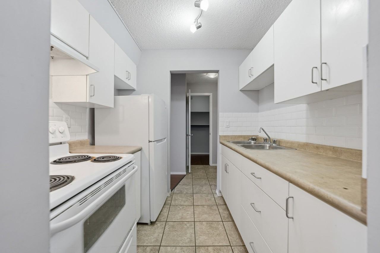 205 N - Photo 4 of 15