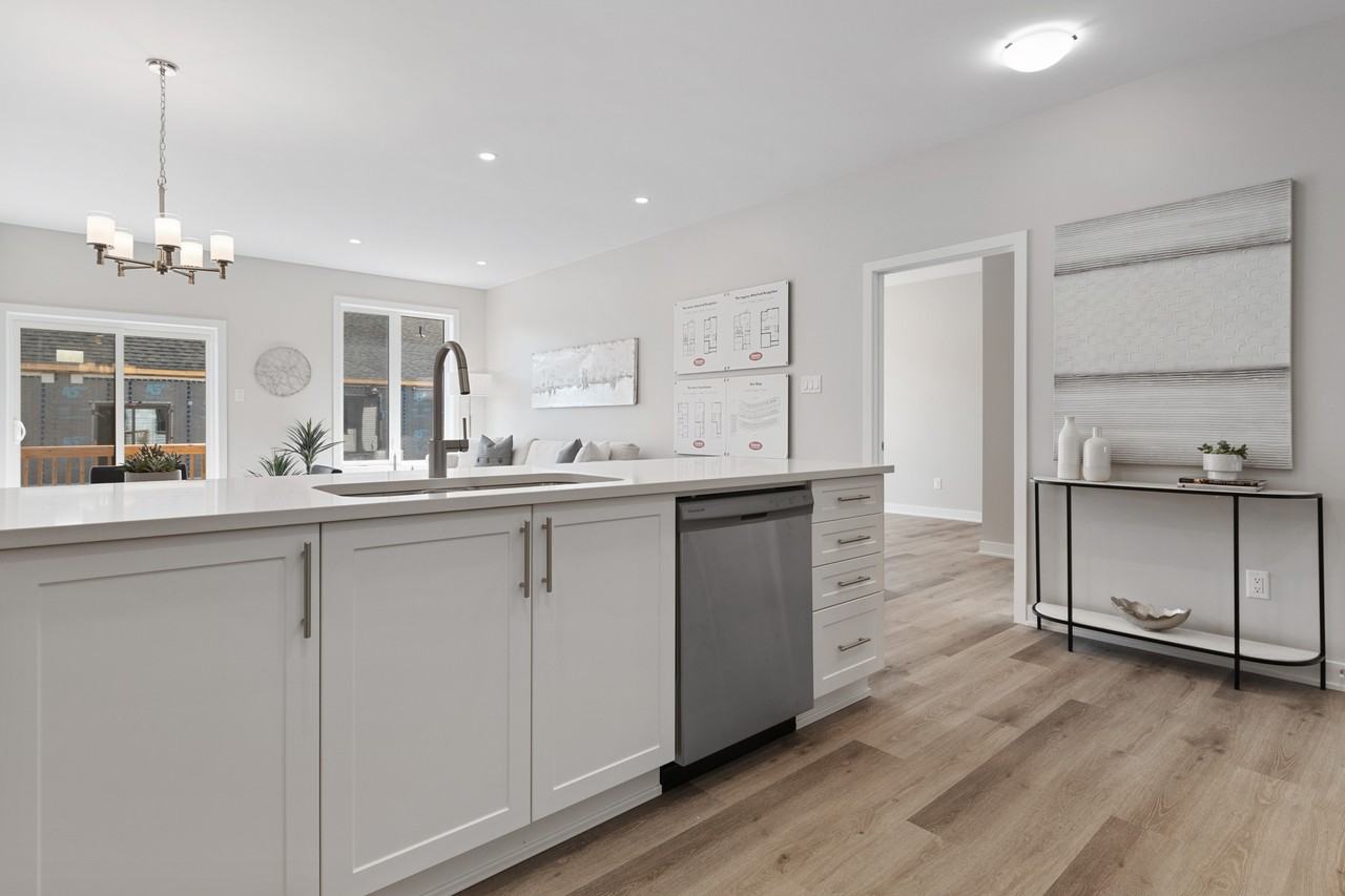 Attached Bungalow - Union - Photo 6 of 13