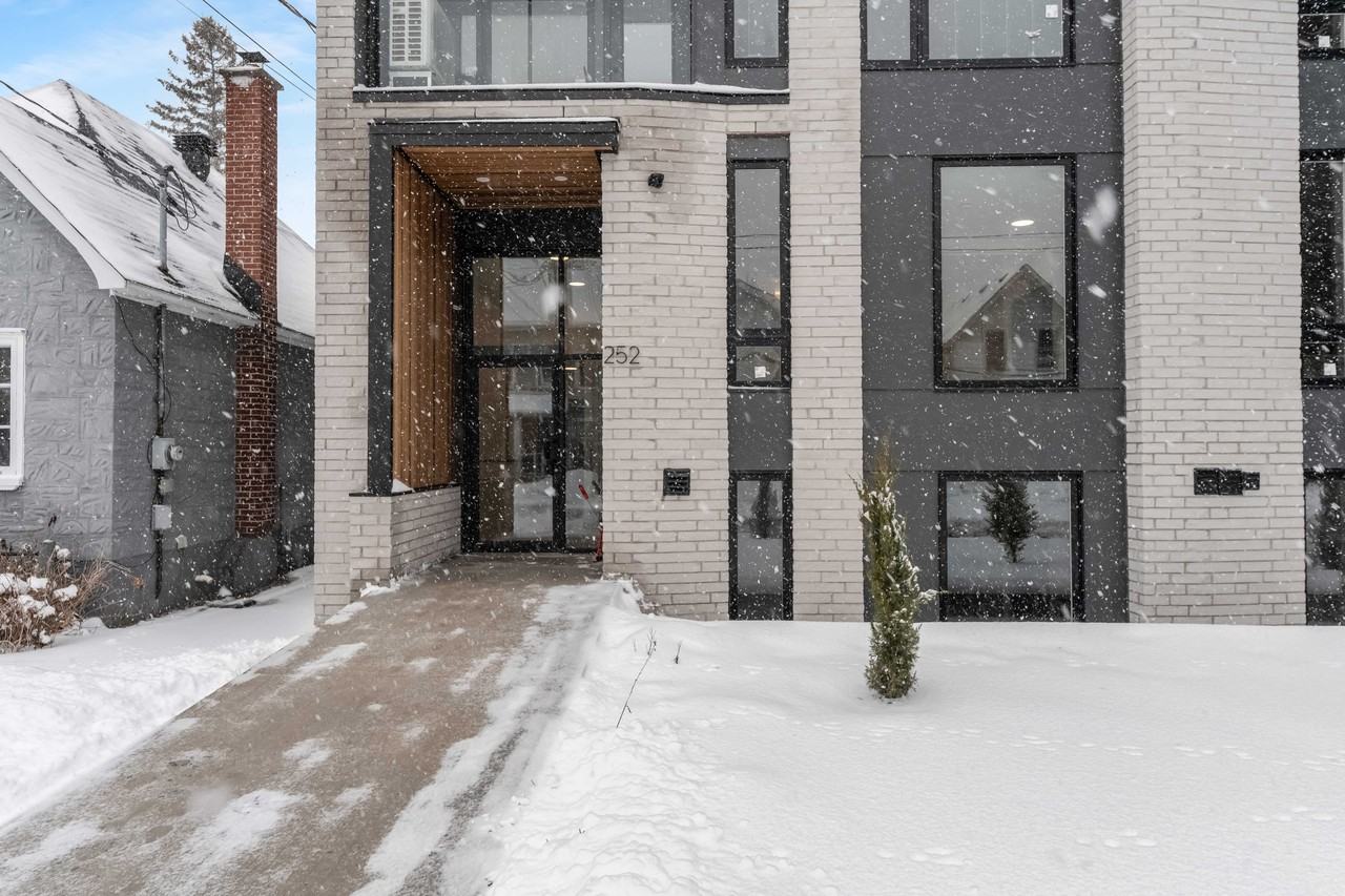 252 Hinchey - Photo 3 of 50