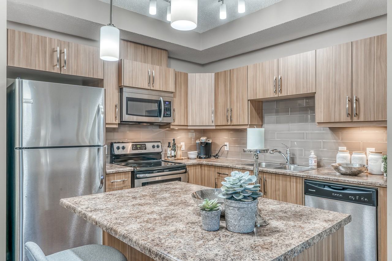 Edgewater - Photo 2 of 18