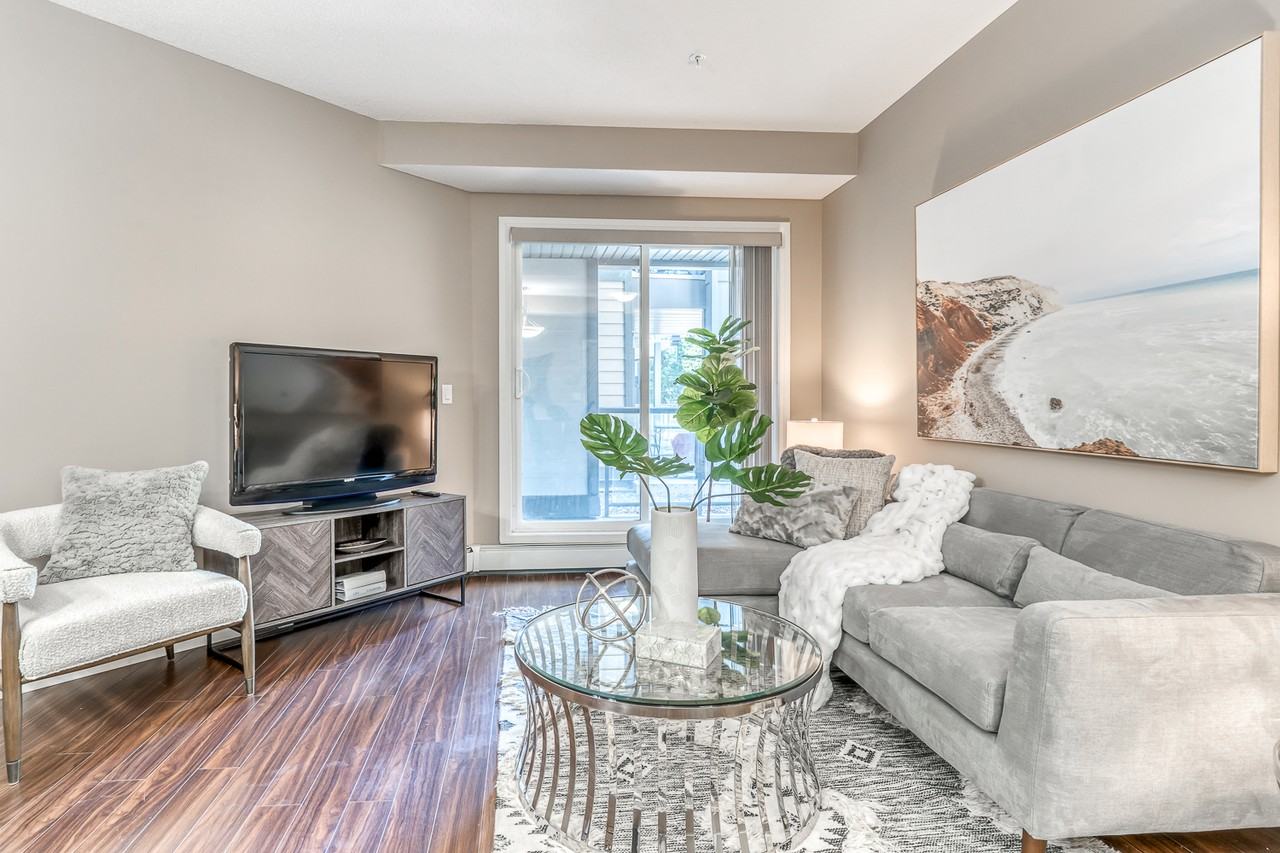 Edgewater - Photo 6 of 18