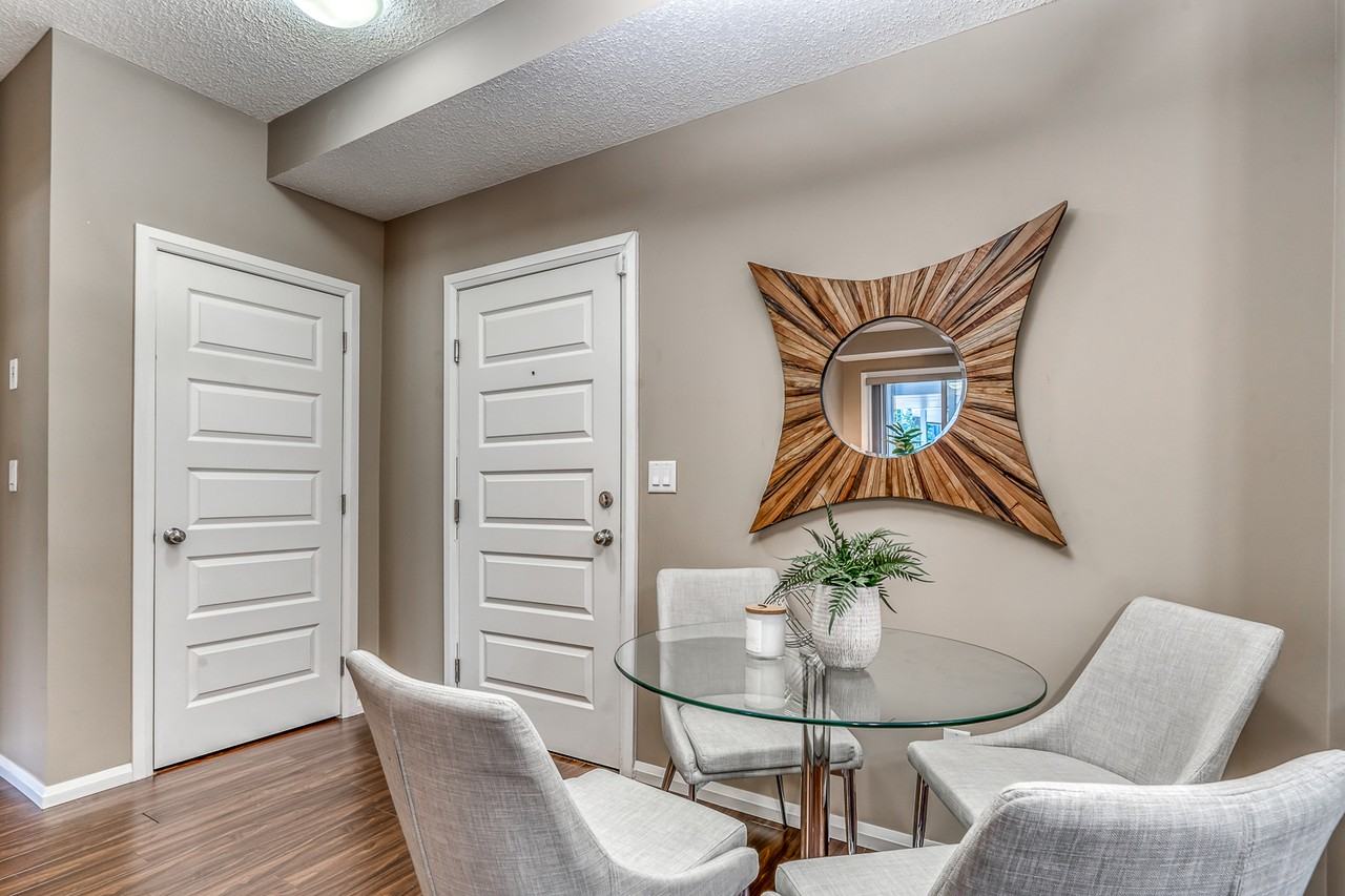 Edgewater - Photo 7 of 18