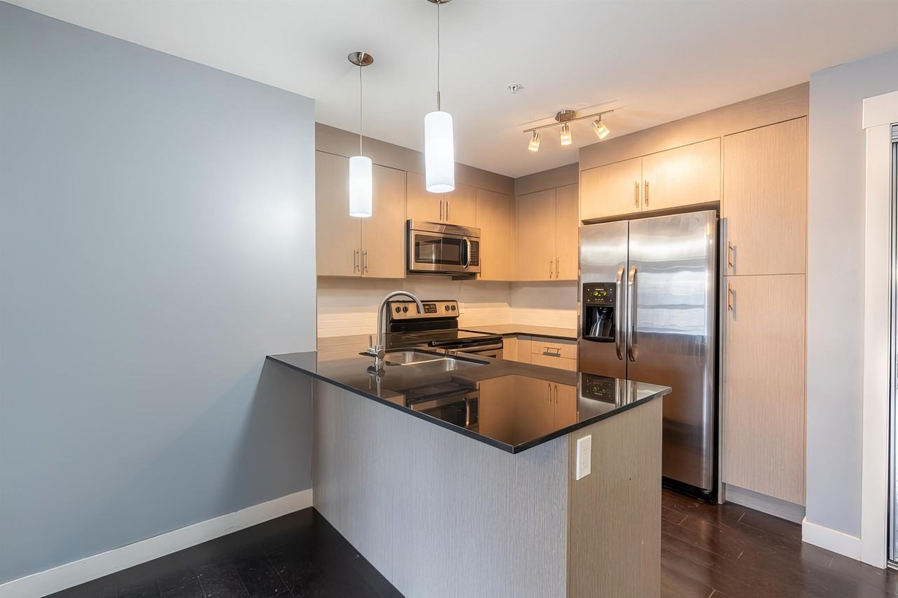 240 Skyview Ranch Rd NE - Photo 4 of 17