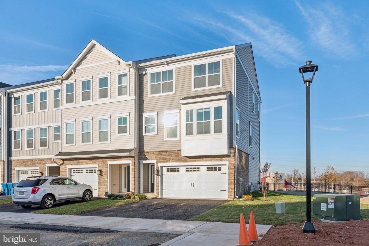 129 Higher Rock Ct - Photo 2 of 41