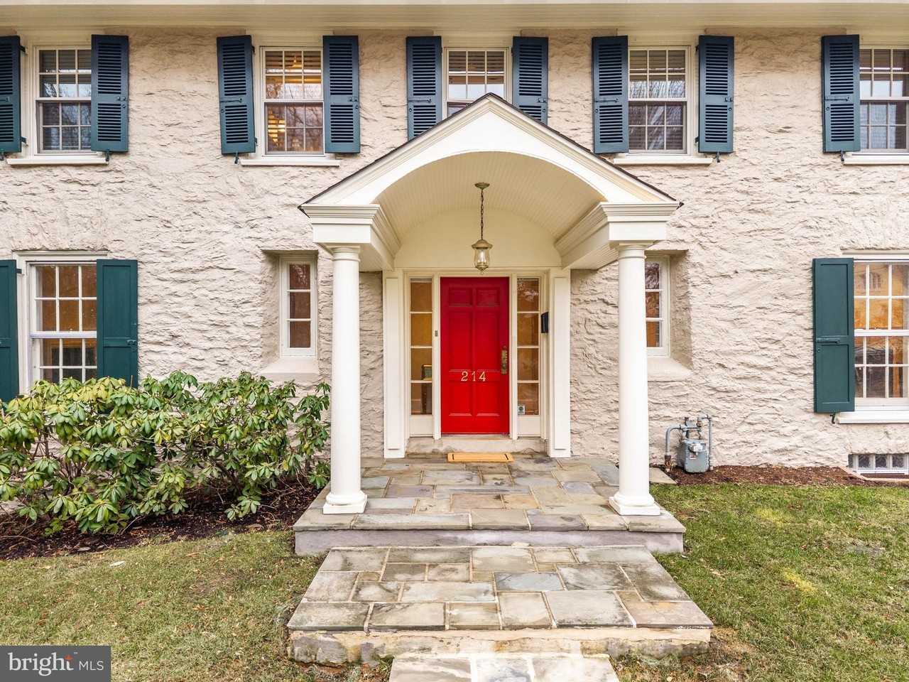 214 Roberts Rd - Photo 3 of 50