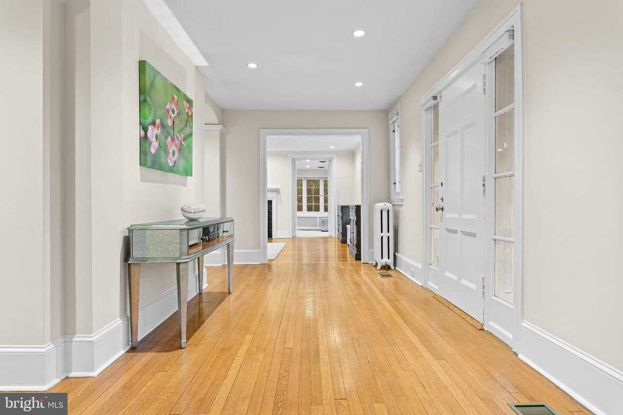 214 Roberts Rd - Photo 4 of 50