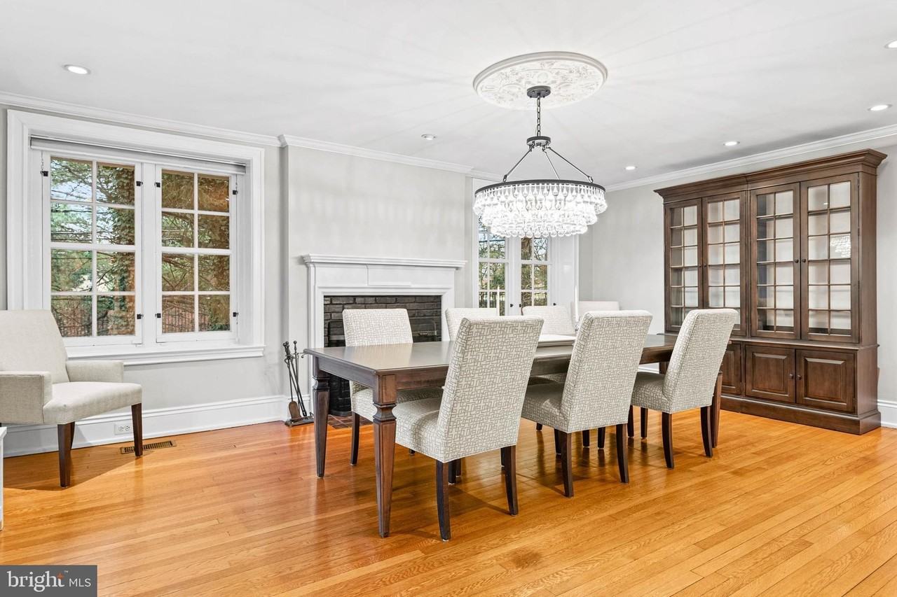 214 Roberts Rd - Photo 7 of 50