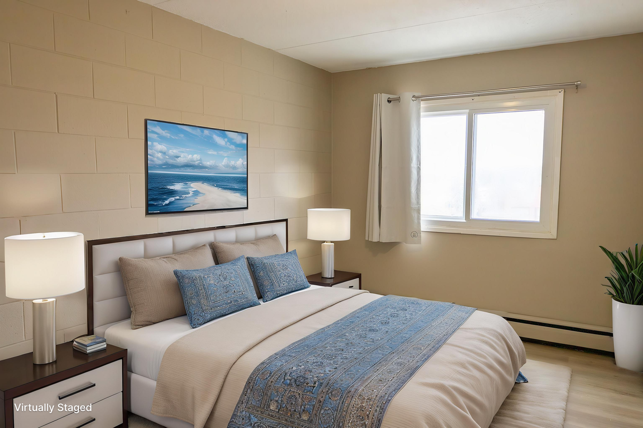 Astoria Manor - Photo 2 of 16