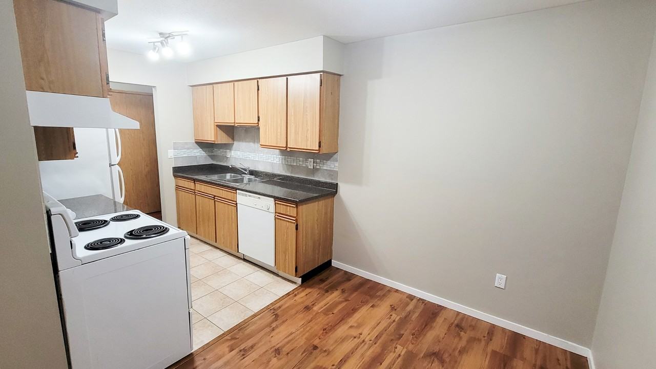 Sunshine Apartments - Photo 5 of 16