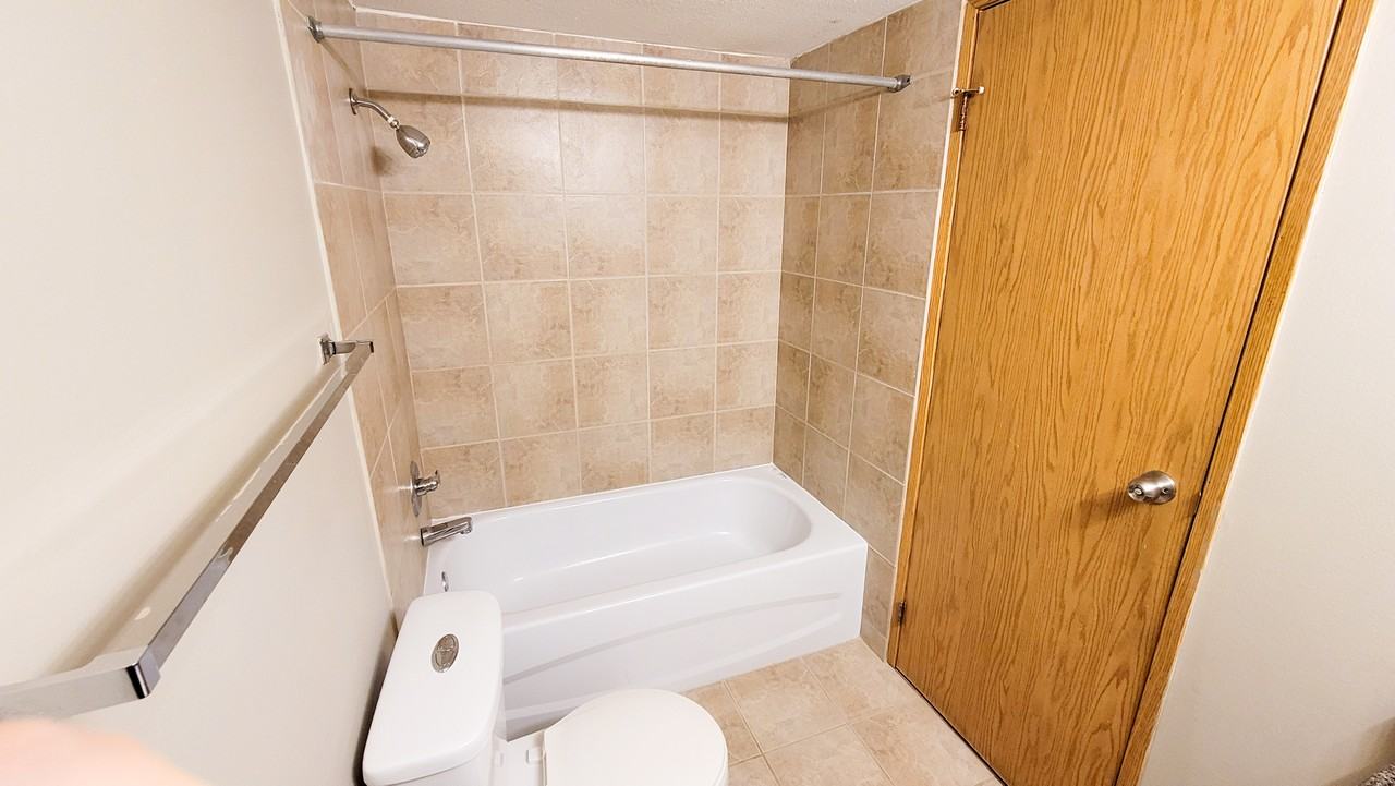 Sunshine Apartments - Photo 7 of 19
