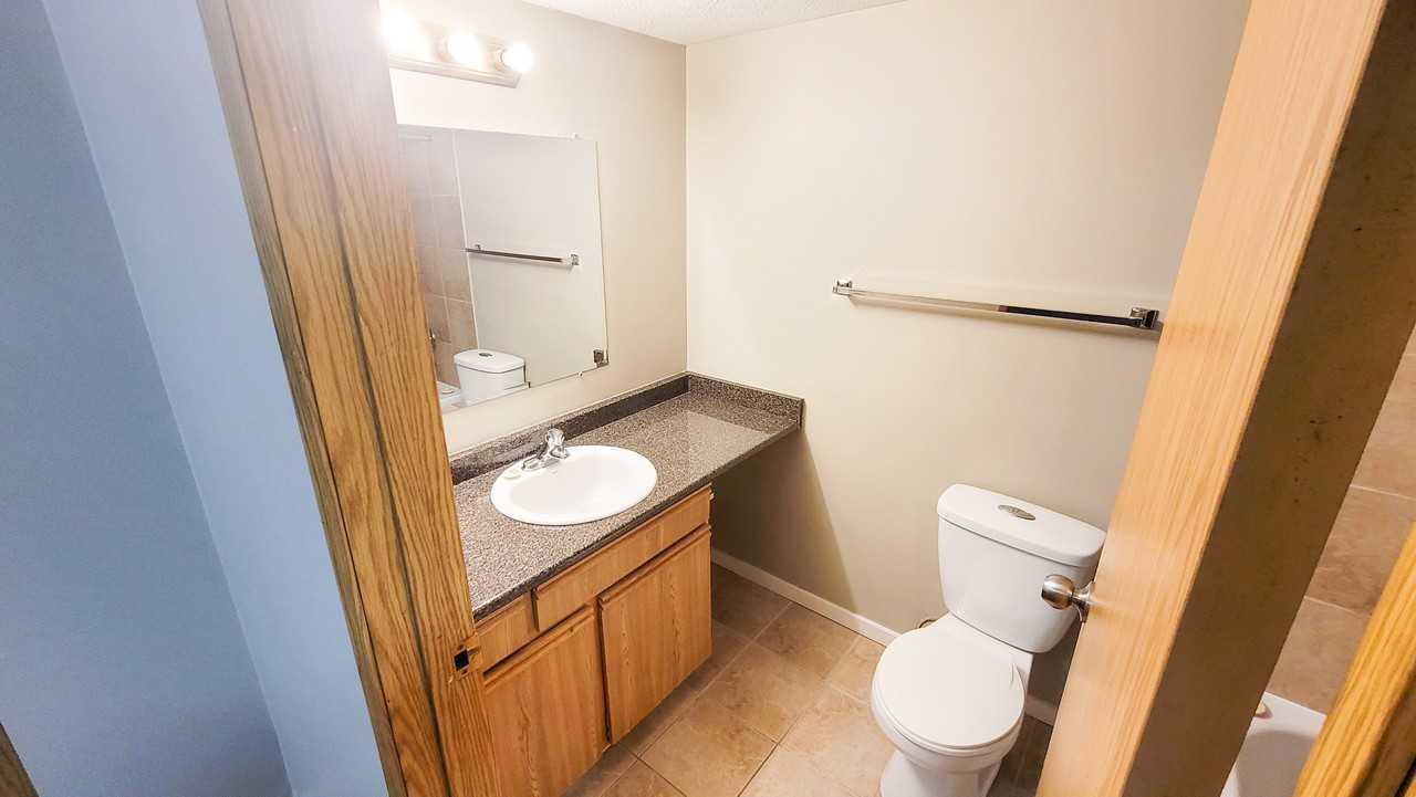 Sunshine Apartments - Photo 6 of 19