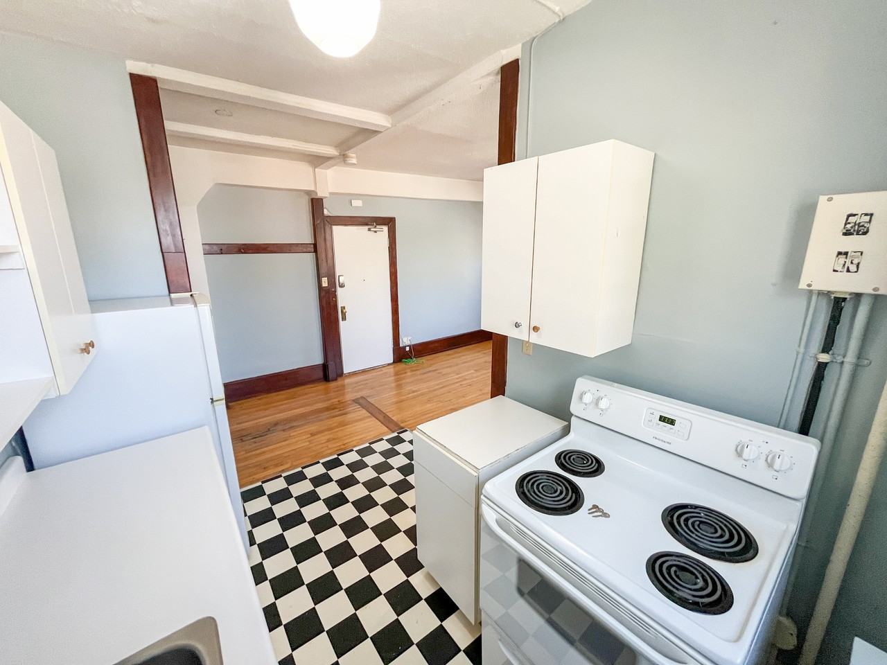 Parkview Manor - Photo 6 of 18