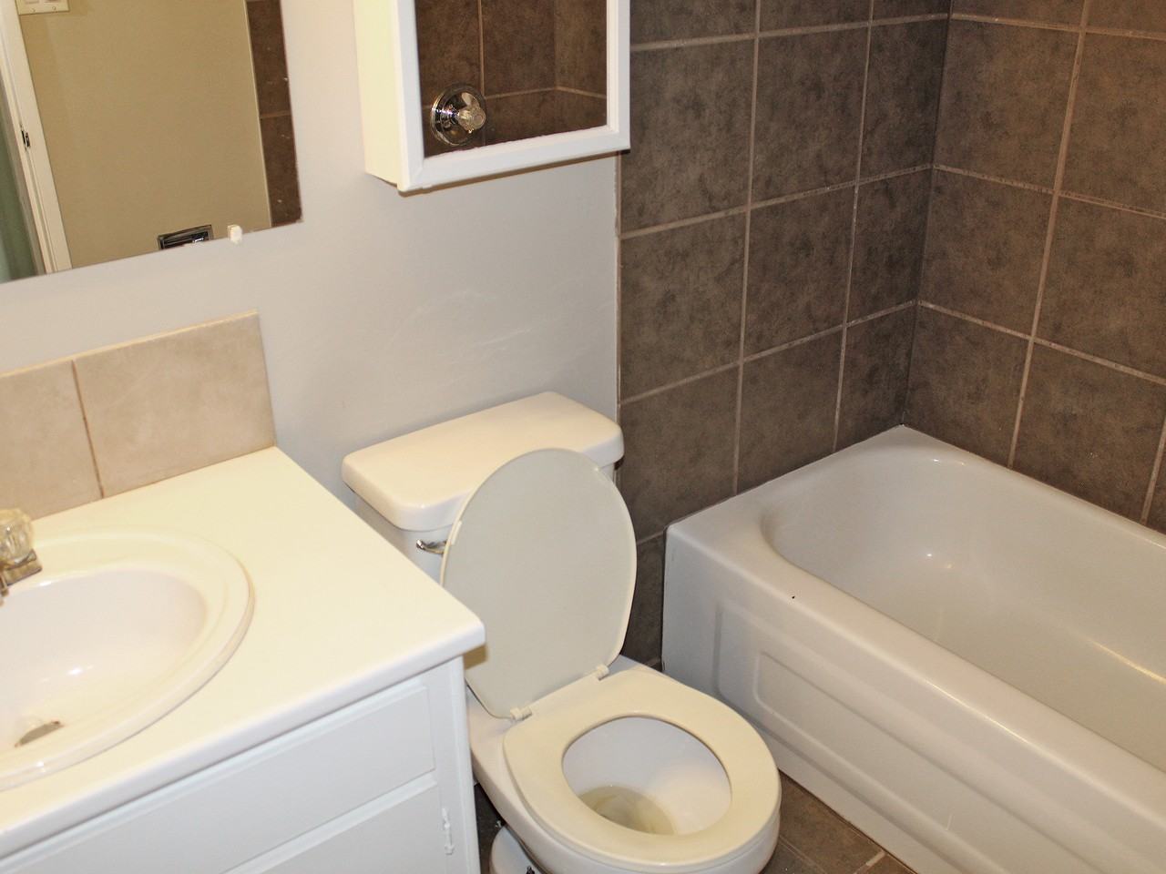 Prairie Manor - Photo 6 of 10