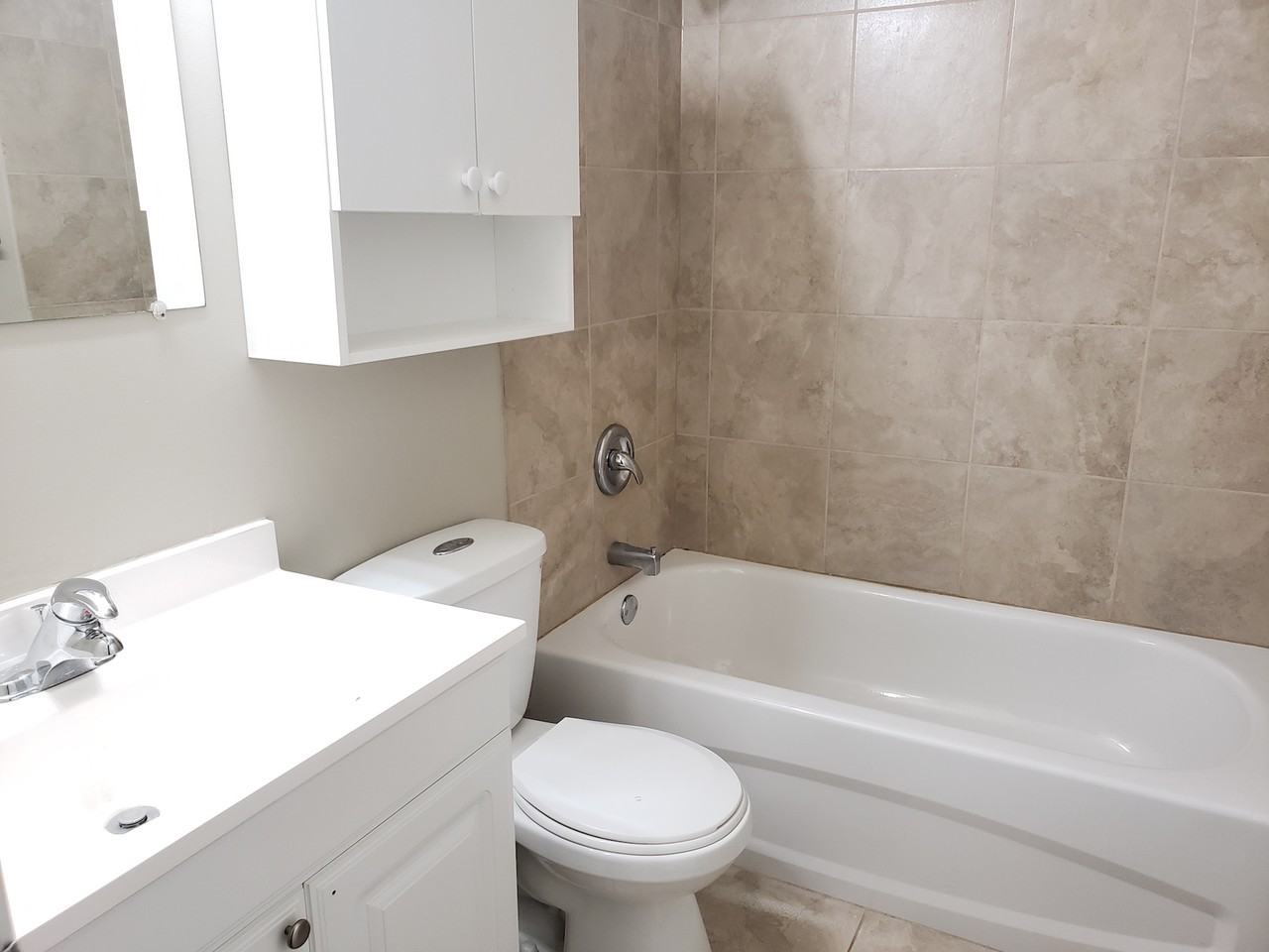 Karen Hall - Photo 6 of 14
