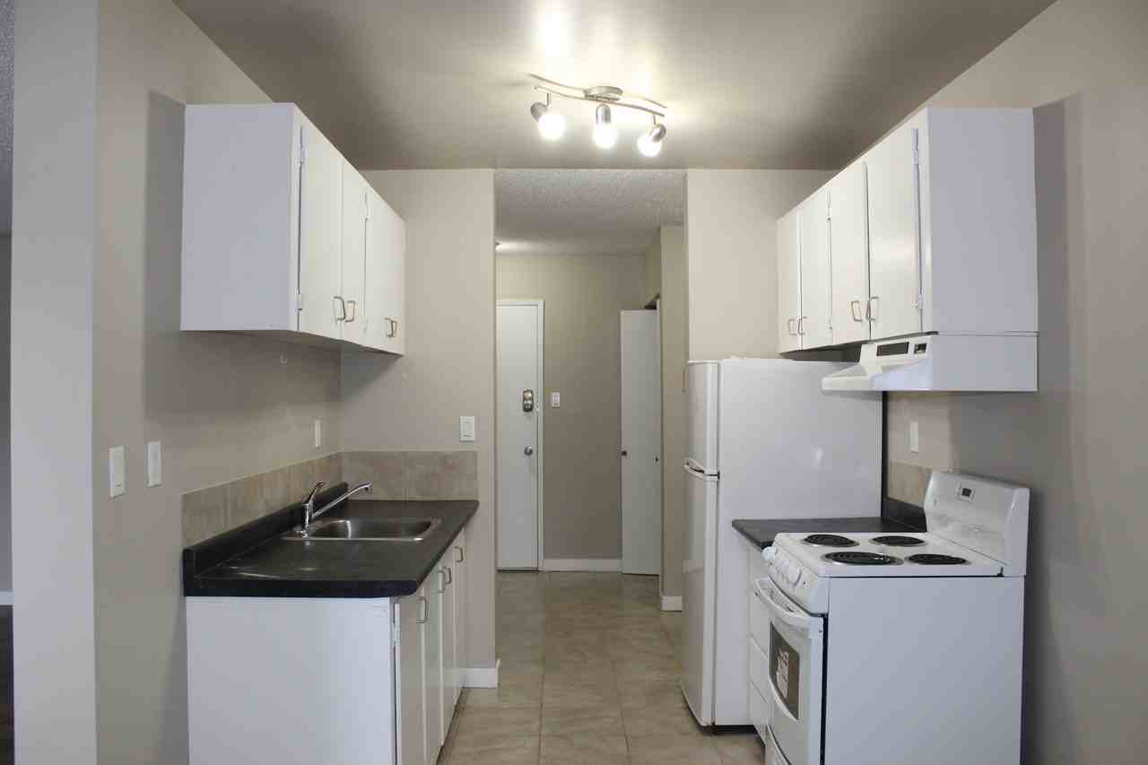 Shirley Manor - Photo 2 of 9