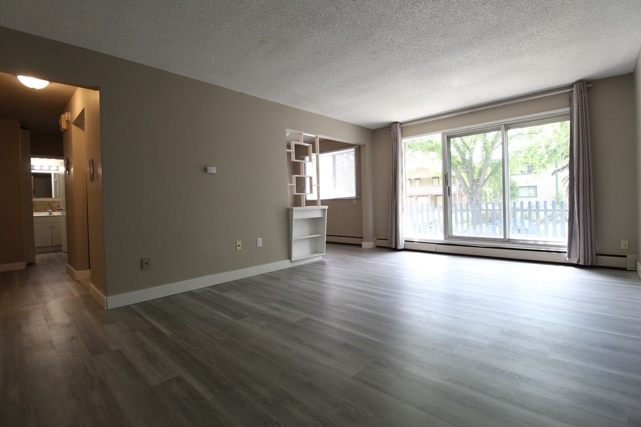 Michelle Manor - Photo 3 of 10