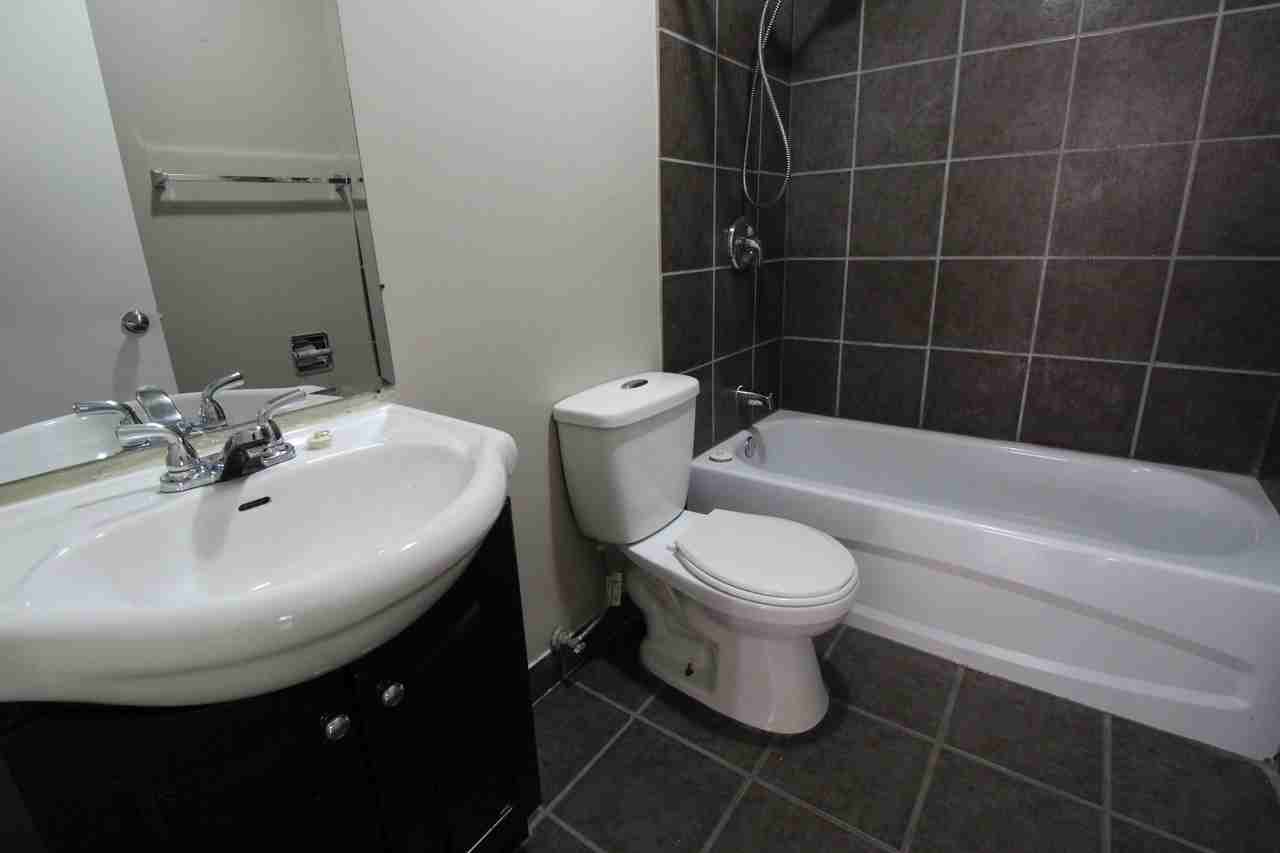 Michelle Manor - Photo 7 of 10